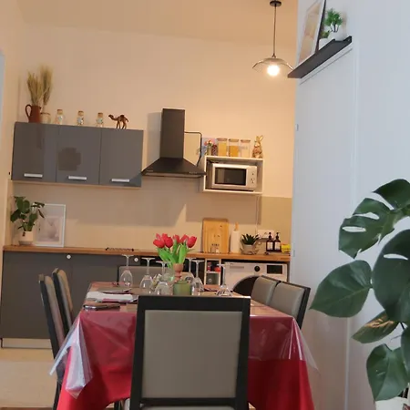 100m Train Rer A, 10' Disneyland, 34' Paris Centre, Cars X2 Apartman *